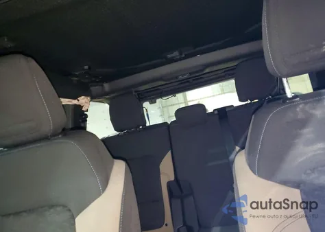 2022 Ford Bronco Base z USA, uszkodzony, nr VIN 1FMEE5DP0NLB06459